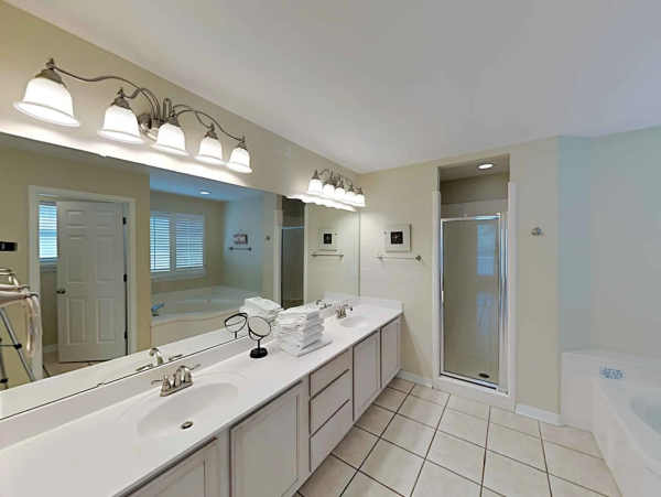 Charming Destin Retreat with Private Pool, Steps from the Gulf