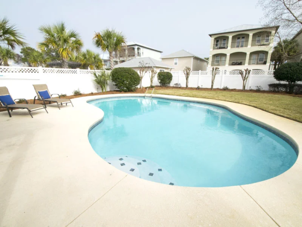 Charming Destin Retreat with Private Pool, Steps from the Gulf