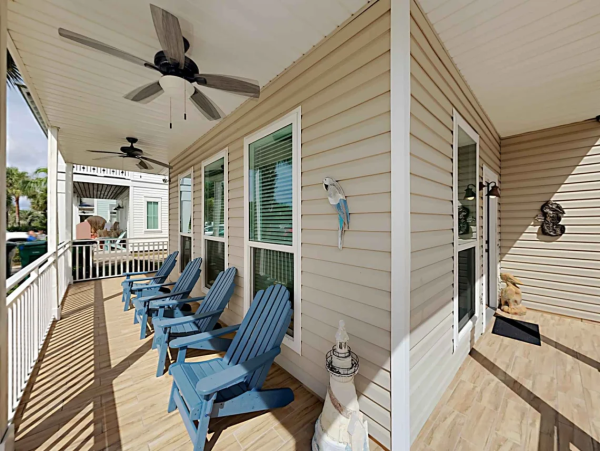 Charming Destin Retreat with Private Pool, Steps from the Gulf
