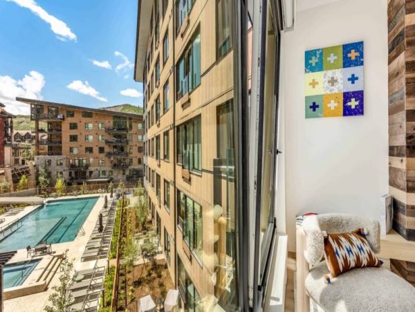 Snowmass Ski-In/Ski-Out Vacation Rental - Luxury Condo with Mountain Views