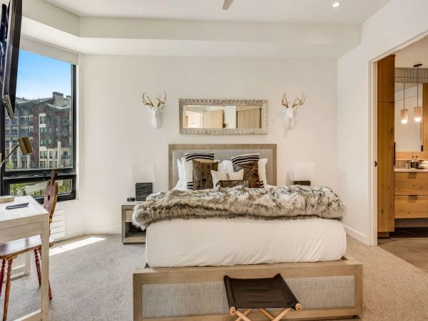 Snowmass Ski-In/Ski-Out Vacation Rental - Luxury Condo with Mountain Views