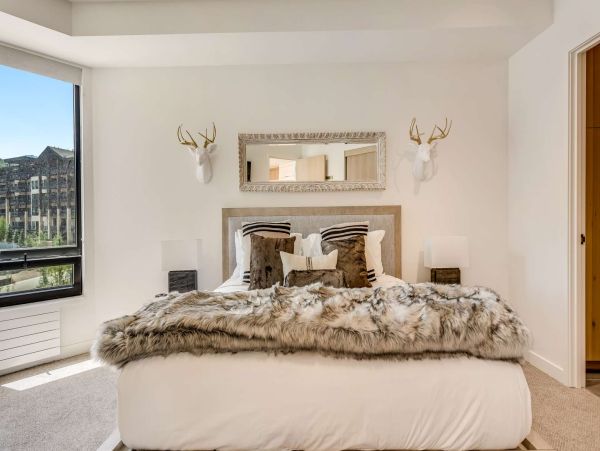 Snowmass Ski-In/Ski-Out Vacation Rental - Luxury Condo with Mountain Views