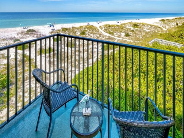 Directly on the Beach 2 Bedroom Vacation Condo