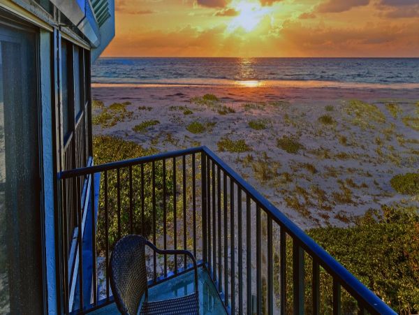 Directly on the Beach 2 Bedroom Vacation Condo