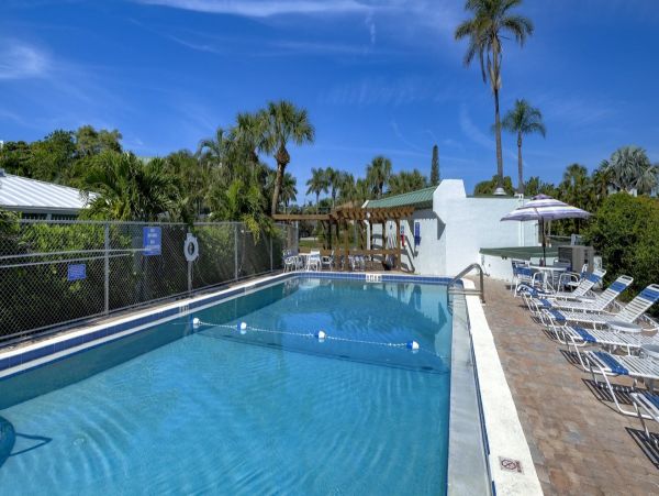 Directly on the Beach 2 Bedroom Vacation Condo