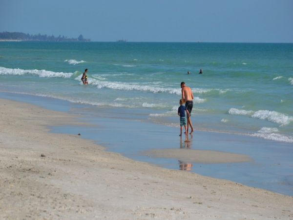 Directly on the Beach 2 Bedroom Vacation Condo