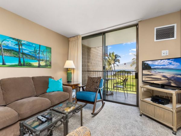 Lovely Vacation Condo with Mountain & Ocean Views