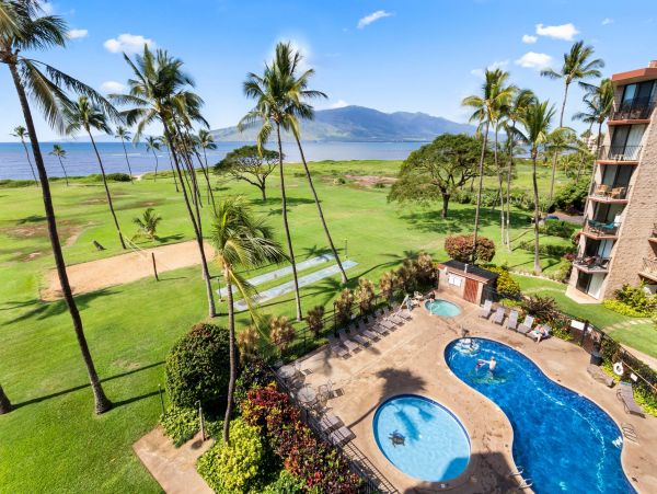 Lovely Vacation Condo with Mountain & Ocean Views