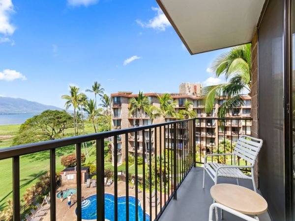 Lovely Vacation Condo with Mountain & Ocean Views