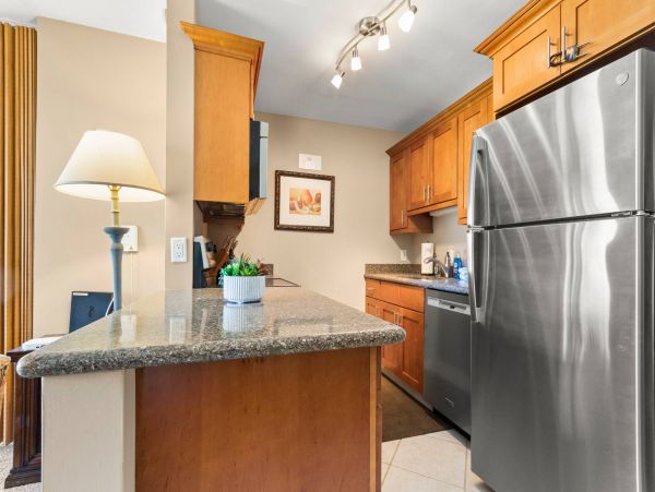 Lovely Vacation Condo with Mountain & Ocean Views