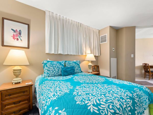 Lovely Vacation Condo with Mountain & Ocean Views