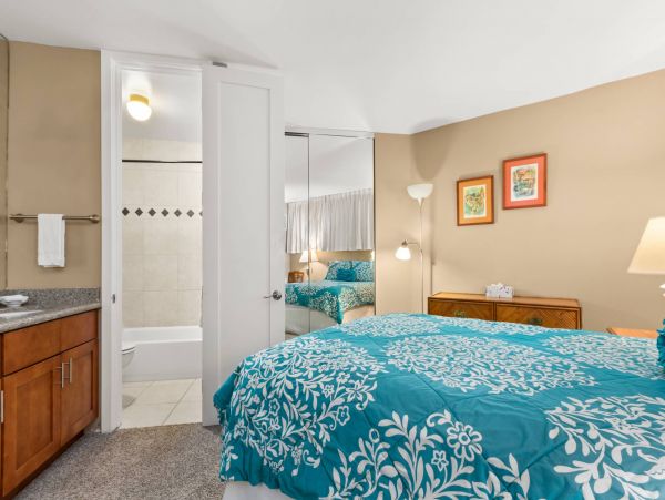 Lovely Vacation Condo with Mountain & Ocean Views