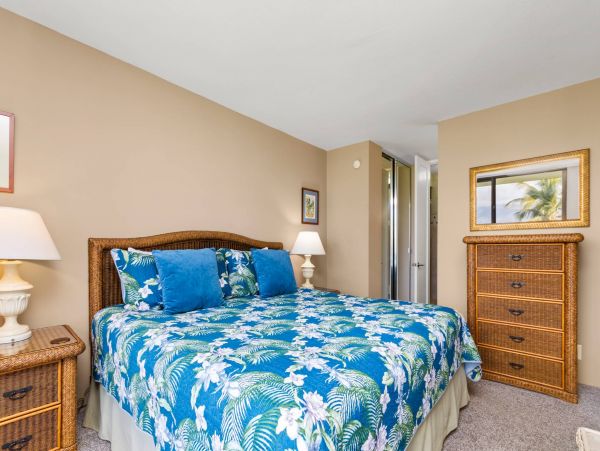 Lovely Vacation Condo with Mountain & Ocean Views