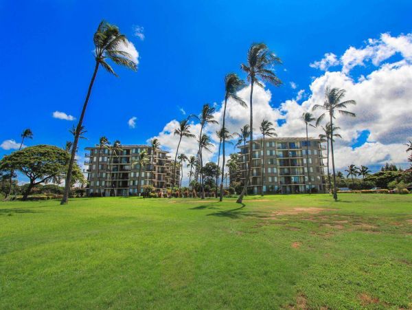 Lovely Vacation Condo with Mountain & Ocean Views