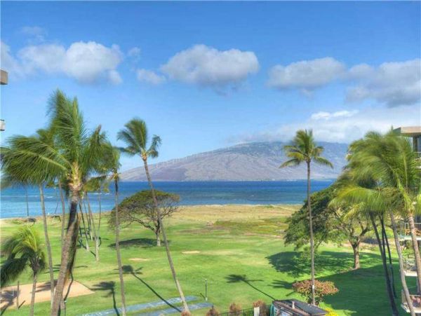 Lovely Vacation Condo with Mountain & Ocean Views