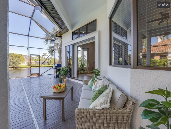 Luxury Three Miles to Vanderbilt Beach