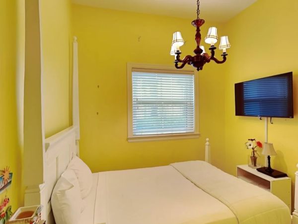 Gulf Front Expansive Five Bedroom Vacation Condo in Panama City Beach