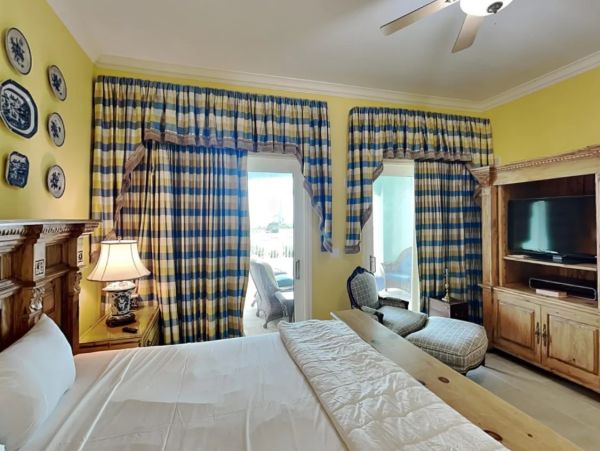 Gulf Front Expansive Five Bedroom Vacation Condo in Panama City Beach