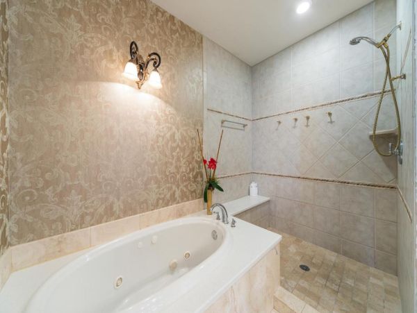 Luxurious Gulf Front Vacation Rental in Panama City Beach