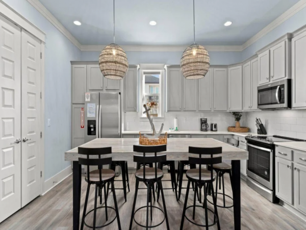 Beautiful 4 Bedroom Retreat in Miramar Beach