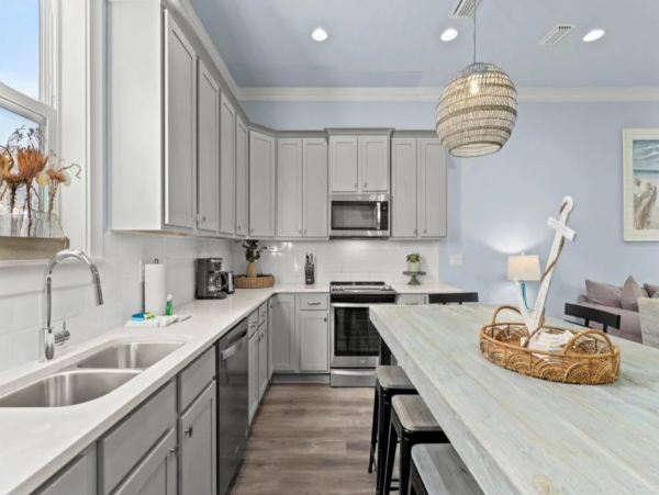 Beautiful 4 Bedroom Retreat in Miramar Beach