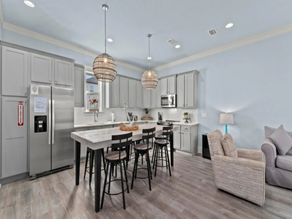 Beautiful 4 Bedroom Retreat in Miramar Beach