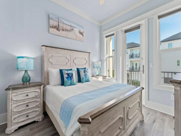 Beautiful 4 Bedroom Retreat in Miramar Beach
