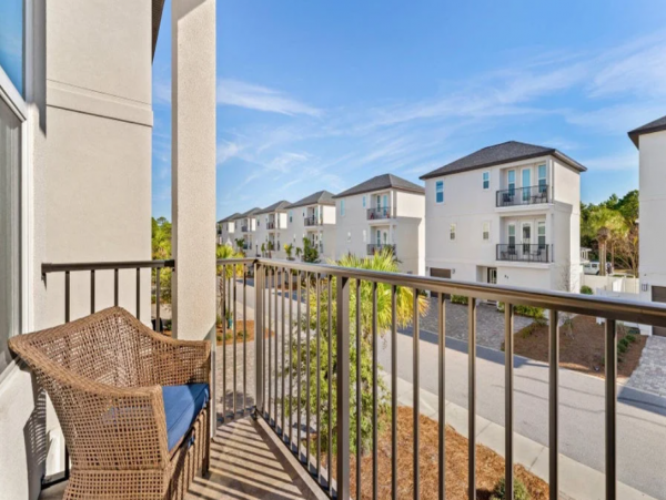 Beautiful 4 Bedroom Retreat in Miramar Beach