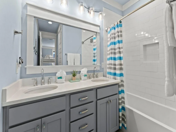 Beautiful 4 Bedroom Retreat in Miramar Beach