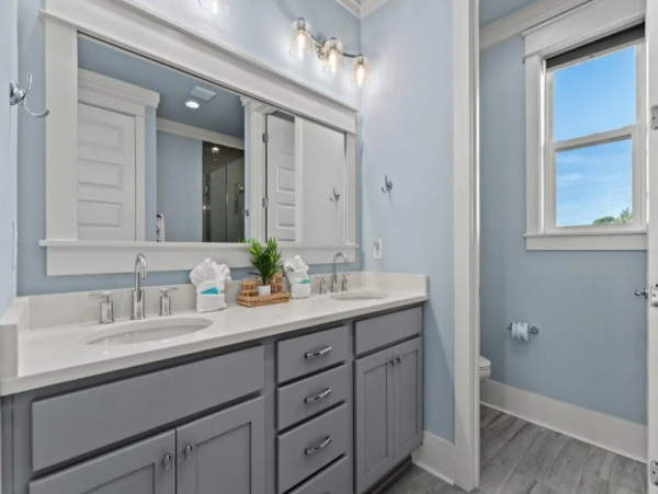 Beautiful 4 Bedroom Retreat in Miramar Beach