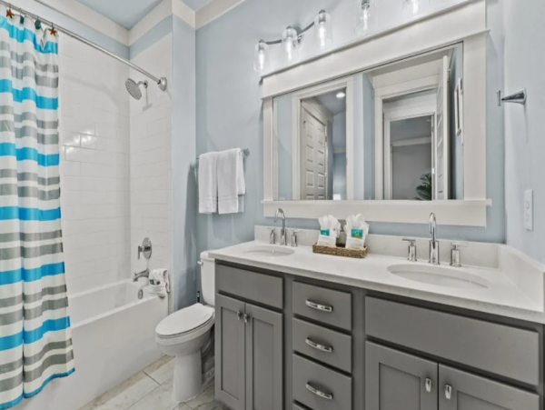 Beautiful 4 Bedroom Retreat in Miramar Beach