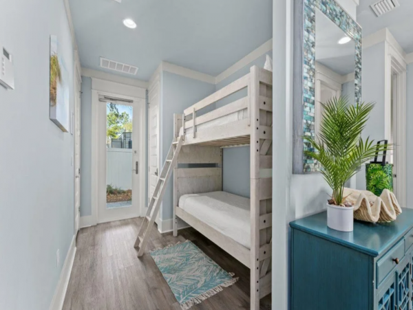 Beautiful 4 Bedroom Retreat in Miramar Beach