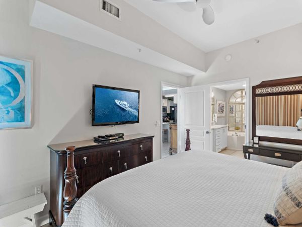Luxury Gulf-Front Condo in Miramar Beach - Private Beach Access
