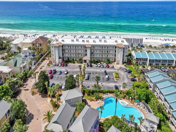 Luxury Gulf-Front Condo in Miramar Beach - Private Beach Access