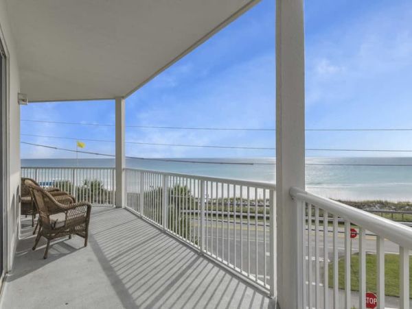 Gulf Front Vacation Condo Sleeps 14 Destin