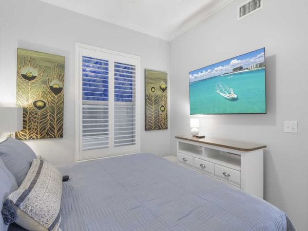 Gulf Front Vacation Condo Sleeps 14 Destin