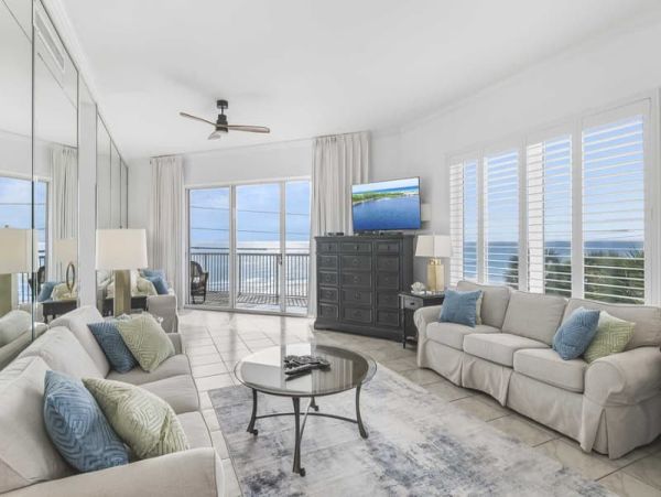 Gulf Front Vacation Condo Sleeps 14 Destin