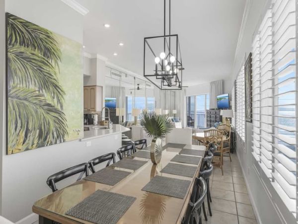 Gulf Front Vacation Condo Sleeps 14 Destin