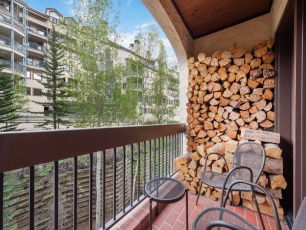 Vacation Condo with Mountain Views Sleeps 8 Guest in Beaver Creek