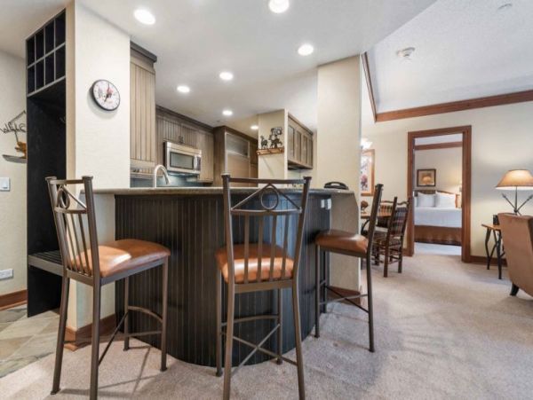Vacation Condo with Mountain Views Sleeps 8 Guest in Beaver Creek