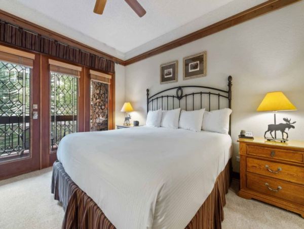 Vacation Condo with Mountain Views Sleeps 8 Guest in Beaver Creek