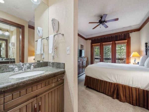 Vacation Condo with Mountain Views Sleeps 8 Guest in Beaver Creek