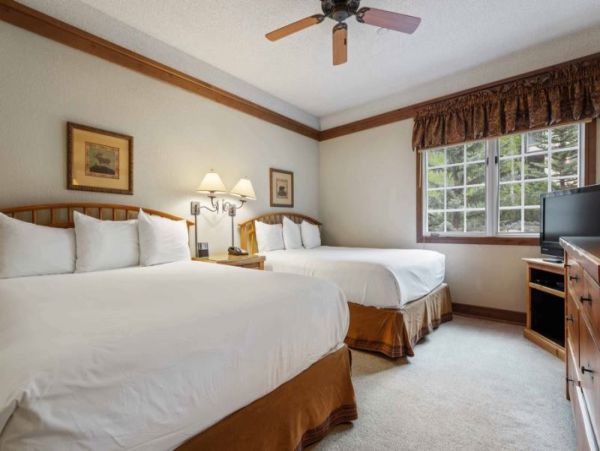 Vacation Condo with Mountain Views Sleeps 8 Guest in Beaver Creek