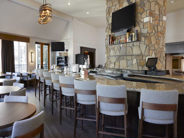 Vacation Condo with Mountain Views Sleeps 8 Guest in Beaver Creek