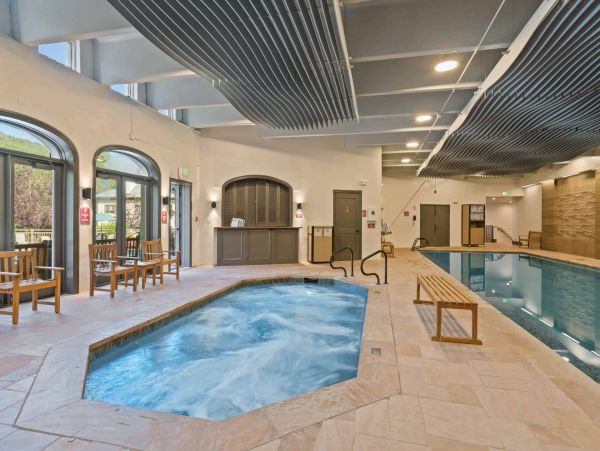 Vacation Condo with Mountain Views Sleeps 8 Guest in Beaver Creek