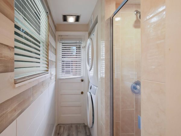 Holmes Beach Vacation Home Four Bedroom Walk to Beach