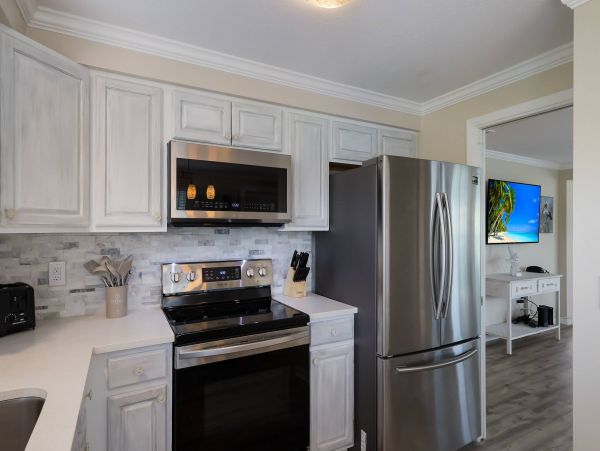 Holmes Beach Vacation Home Four Bedroom Walk to Beach