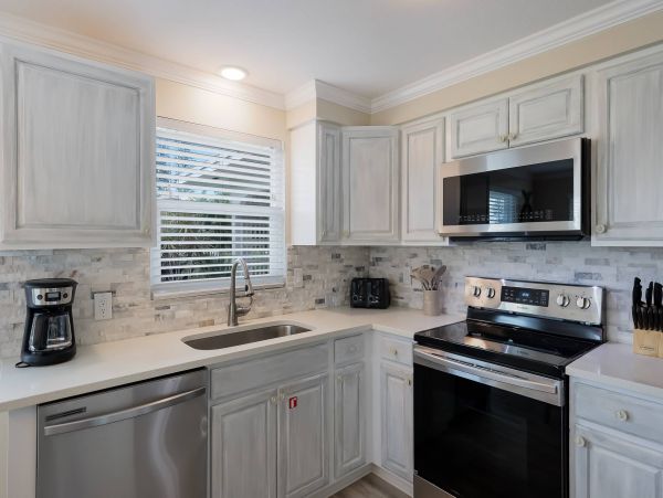 Holmes Beach Vacation Home Four Bedroom Walk to Beach