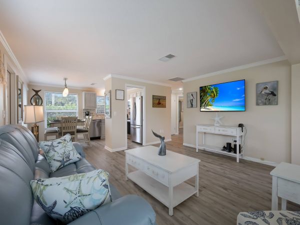 Holmes Beach Vacation Home Four Bedroom Walk to Beach