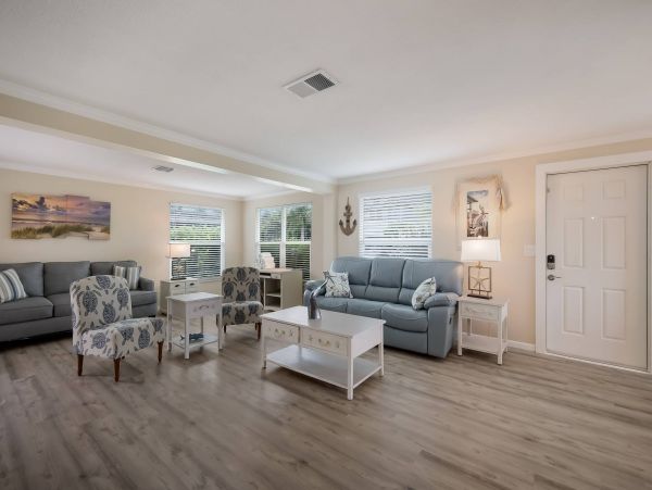 Holmes Beach Vacation Home Four Bedroom Walk to Beach